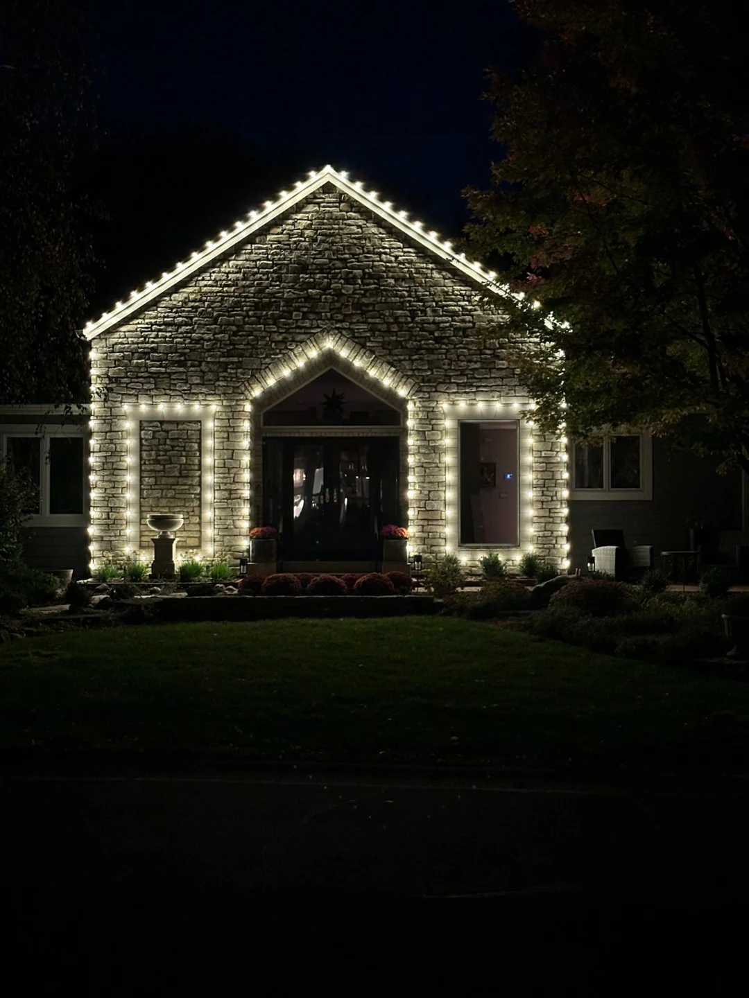 Roofline & entryway lighting — Warm white